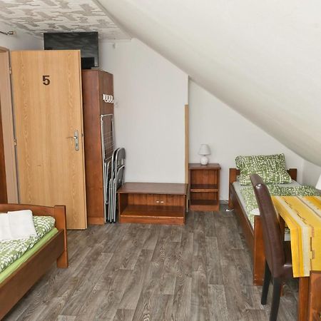 Penzion Pod Svahem Zelezna Ruda Bagian luar foto
