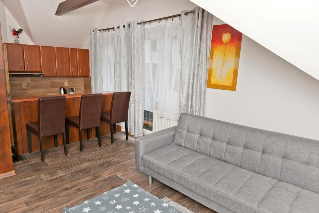 Penzion Pod Svahem Zelezna Ruda Bagian luar foto